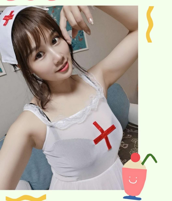 成都世豪广场附近，笑容甜美的妹子