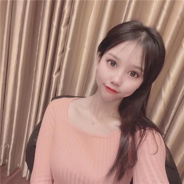 年轻妹纸B紧水超多，抱起来干爽翻